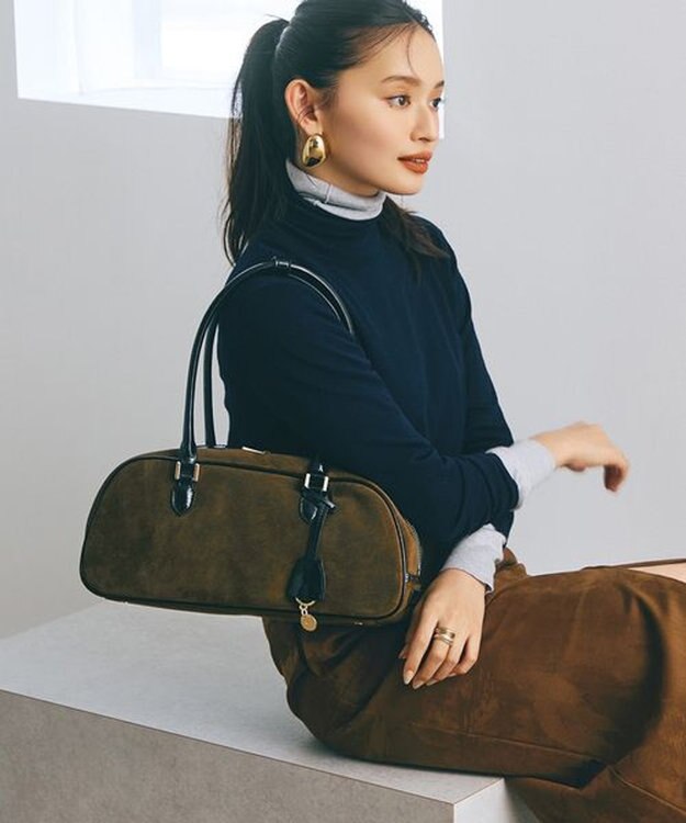 TOPKAPI 【TREASURE TOPKAPI】スエード エナメルコンビ ワイド ボストンバッグ チャーム付き カーキ