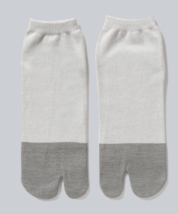 WHITE MAILS 【UNISEX】PAPER COLOR BLOCK TABI ANKLE ソックス ライトグレー