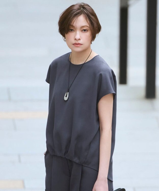 ICB L FluidBackSatin フレンチスリーブブラウス ダルブルー
