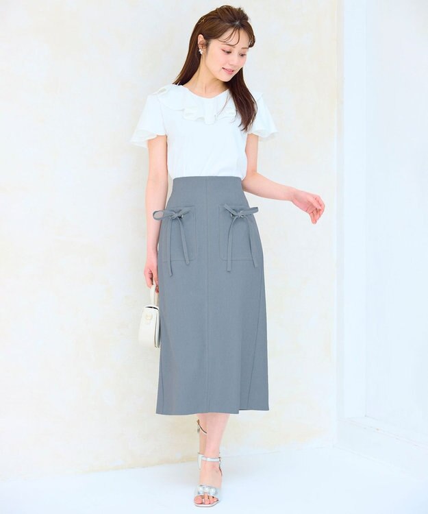 Feroux 【洗える・汗ジミが目立たない】ラッフル襟Tシャツ ホワイト系