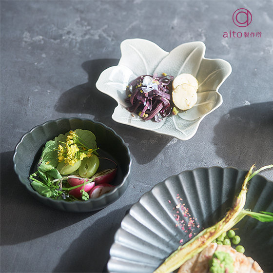 個性的な形と色合いで、日々の食卓を爽やかに、豊かに。