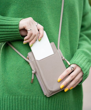 ANY スマートフォンポシェット