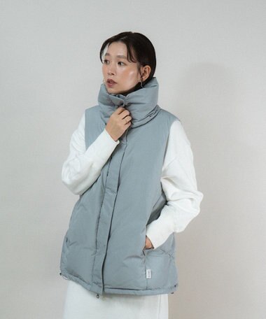 KWD 【日本製/高品質ダウン】STAND COLLAR DOWN VEST グリーンダウン スタンドカラーダウンベスト