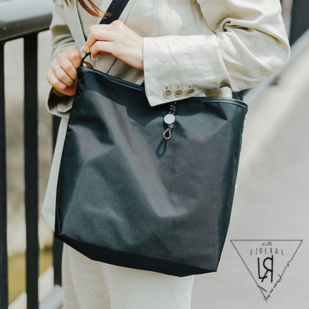 撥水性、速乾性に優れている復刻したショルダーバッグとは