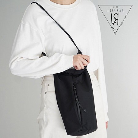 身の回り品を守る防水仕様のショルダーバッグ