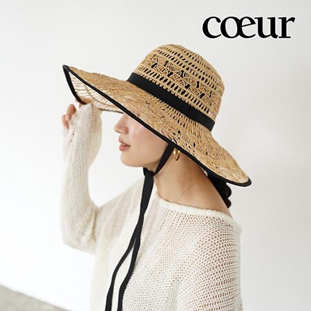 上品な透かしレースで涼やかに、夏の装いを格上げするハット