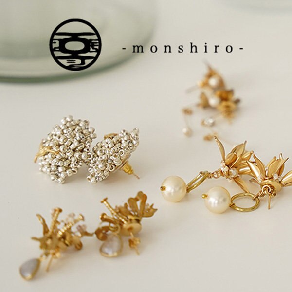 秋のスタイリングを格上げする、ヴィンテージジュエリー