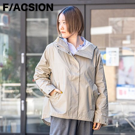 悪天候続く春の始まりに活躍するおしゃれレインウェア。