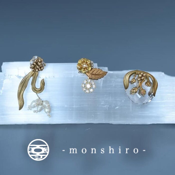 165 ブローチシリーズカラフルなオウムさん　ピアスorイヤリング 165 ブローチシリーズカラフルなオウムさん ピアスorイヤリング