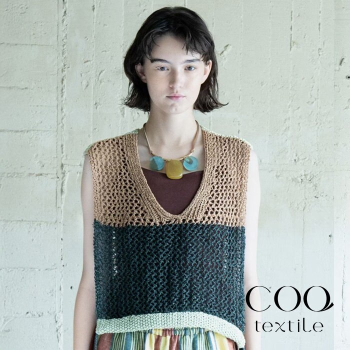 1枚でぱっと華やぐ。COQの夏トップス