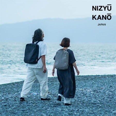 真夏の外出は日本の軽量バッグと共に！