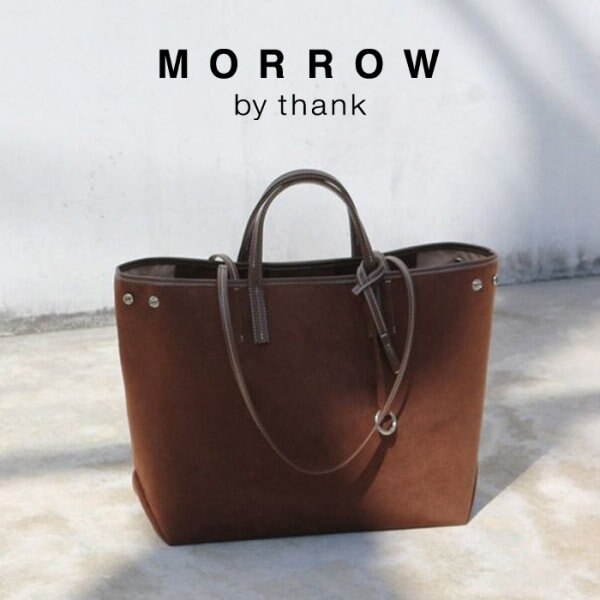 秋のおでかけに欠かせない“旬カラー”バッグ。