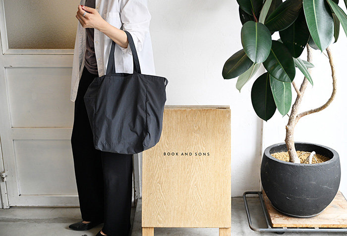 スタッフの愛用品】週3で使い倒す万能トートバッグ | ONWARD CROSSET