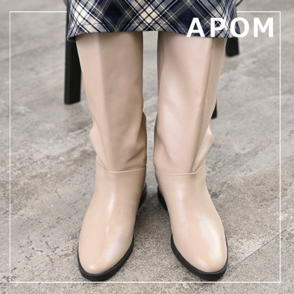 APOMのブーツコレクションで楽しむ、大人の足元スタイル