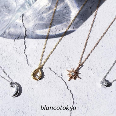 さりげなく、私らしさを添えるモチーフネックレス