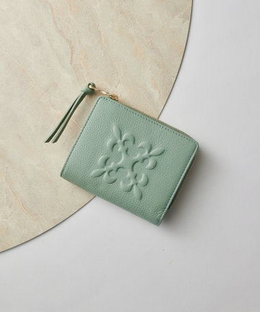  エンボスモノグラムハーフウォレット(SO-437)