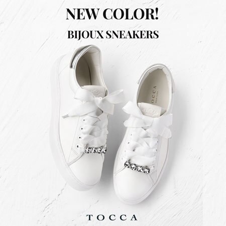 大人気スニーカーに新色シルバーが登場！