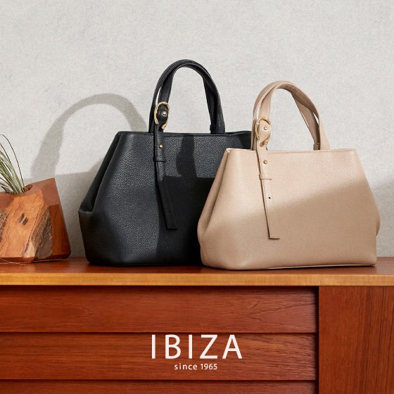 上質な素材と機能性を備えた、イビサのセレモニーバッグ