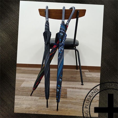 秋雨対策に大判の傘を