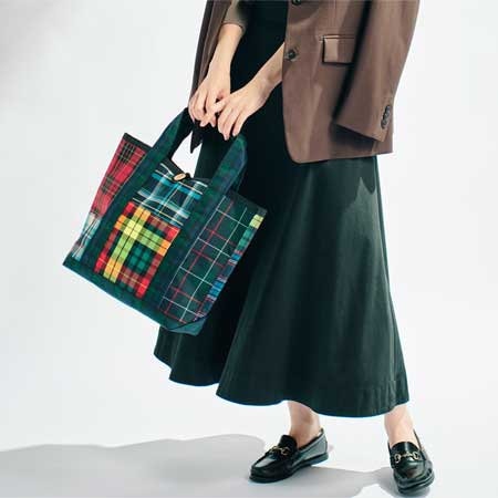 可愛いタータンマルチチェックの撥水バッグ