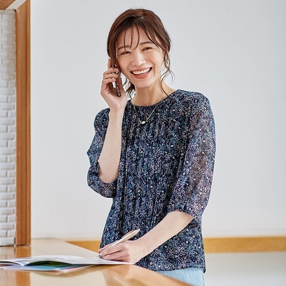 これ一枚でパッと華やぐ！昨年完売の小花柄プリントカットソー