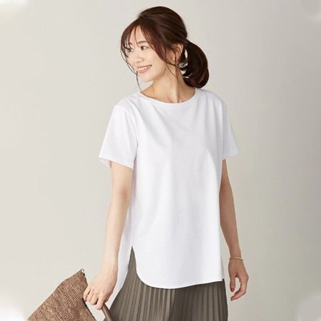 これ一枚でも重ね着にも最適！着回し自在なラウンドヘムTシャツ