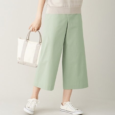 どんなトップスとも合う！売れ筋No.1「端正ボトム」をコーデ