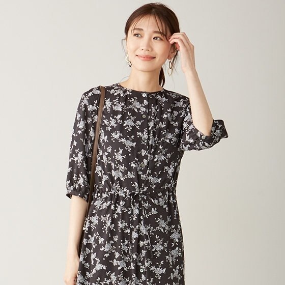 品良く着映える、繊細な花柄×軽やかデシン素材の新作プリントシリーズ