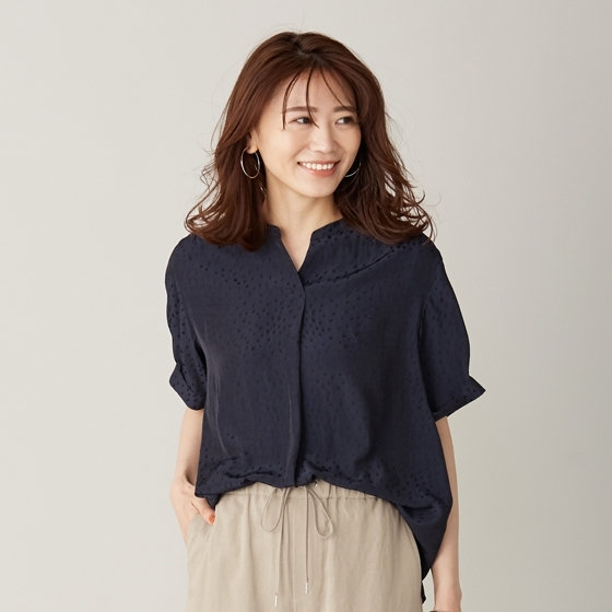 【WEB限定】イージーケアのアニマルジャカードブラウス