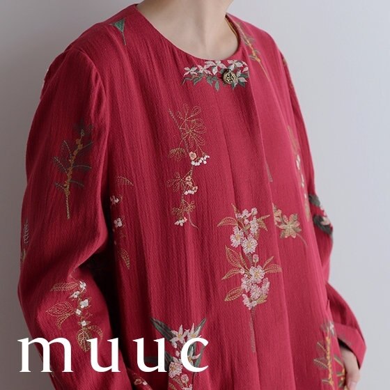 果実花を刺繍したコットンコートが入荷しました。