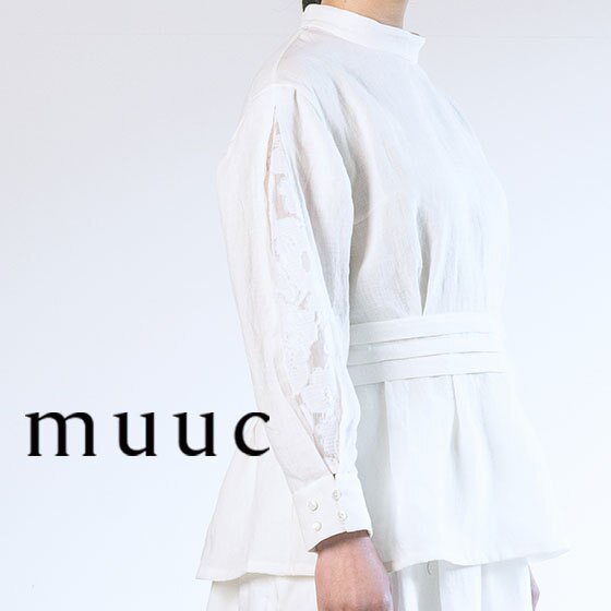 『クラシックスタイルのブラウス』が入荷しました。