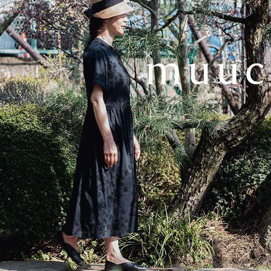 【ブラック×ブラック】花刺繍ワンピースのご紹介