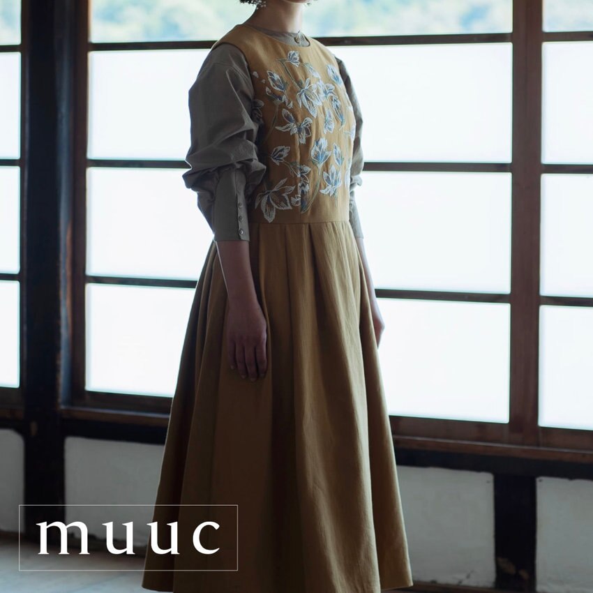 華やかだけど控え目に「大人のやさしさ」を演出する【刺繍のワンピース】