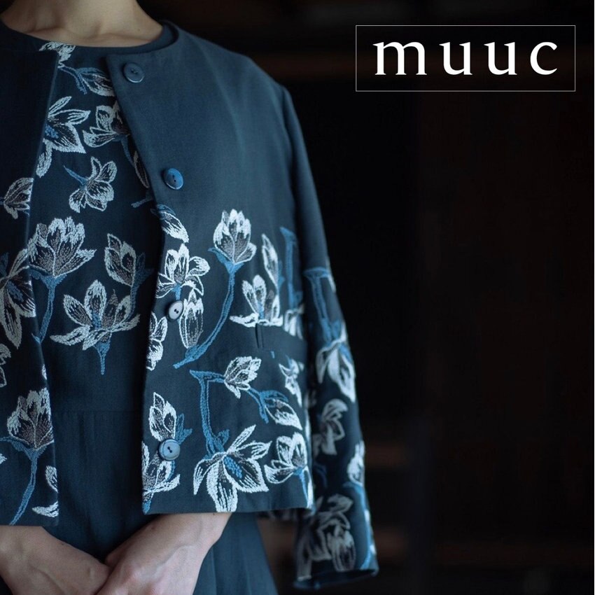 「大切な日の一着」として持っていたい【モクレン刺繍のショート丈ノーカラージャケット】