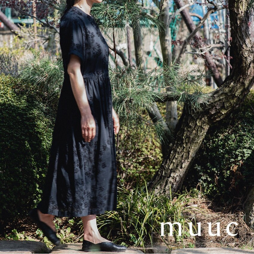 静岡の豊かな自然を閉じ込めたような【かわいらしいフェンネルの花刺繍のワンピースドレス】