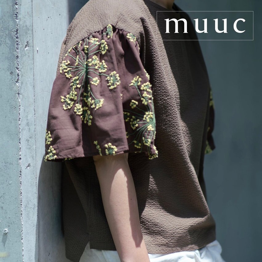 夏コレクションの新商品【かぶって着るプルオーバータイプのブラウス】フェンネルの花を手刺繍で表現