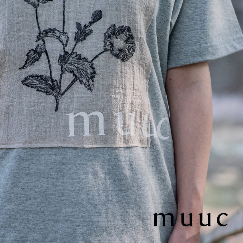 しっかりした厚さの生地を使用した【ブランドロゴ入りTシャツ 2022】