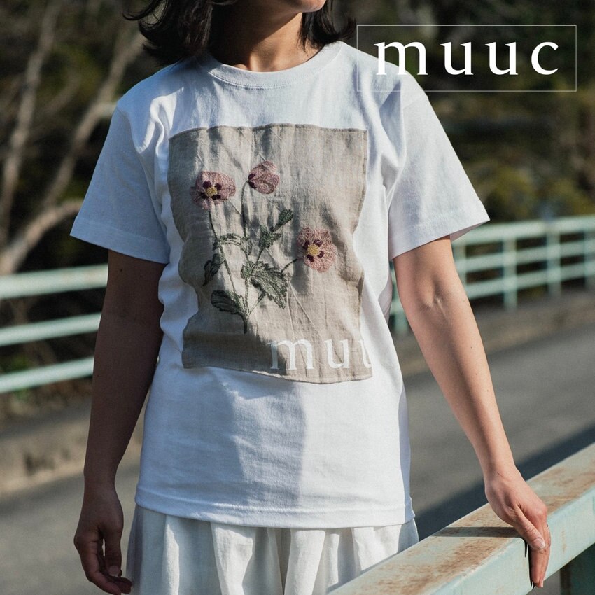 夏のTシャツも上品に着こなすあなたへ「ポピー押し花刺繍」を施した【ブランドロゴ入りTシャツ 2022】