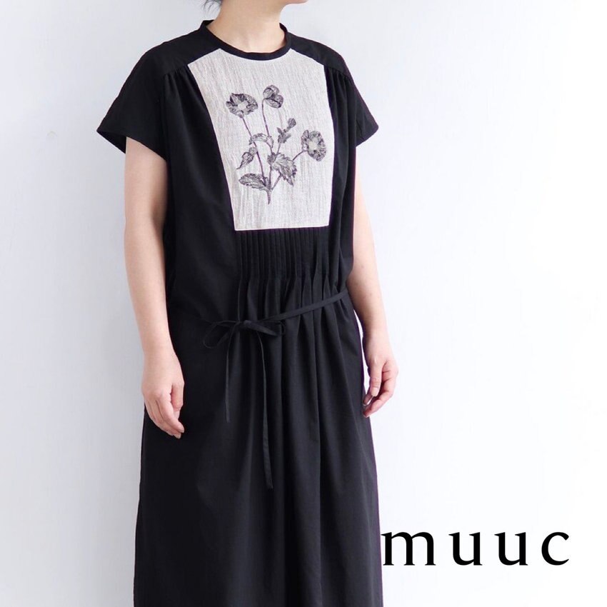 【快適な着心地の半袖丈ワンピース】今シーズン人気の「ポピー押し花刺繍」が上品な装いを演出します