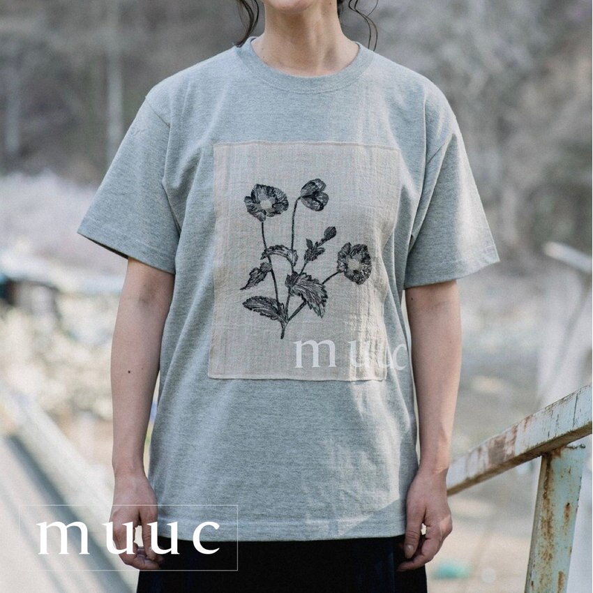 「6.2オンスの厚手の生地」で快適な着心地【ブランドロゴ入りTシャツ 2022】人気のポピーの押し花刺繍デザイン