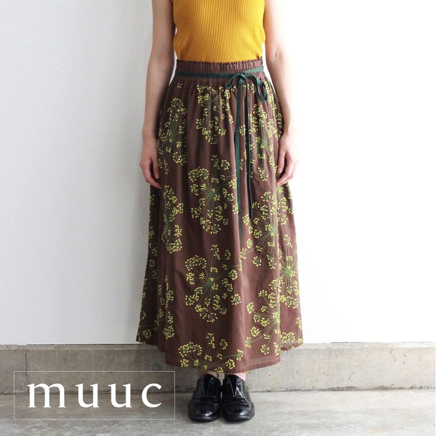 【夏らしく華やかに、そして上品に】大地に咲くフェンネルの花を刺繍で表現したスカート（※ブラックは完売しました）