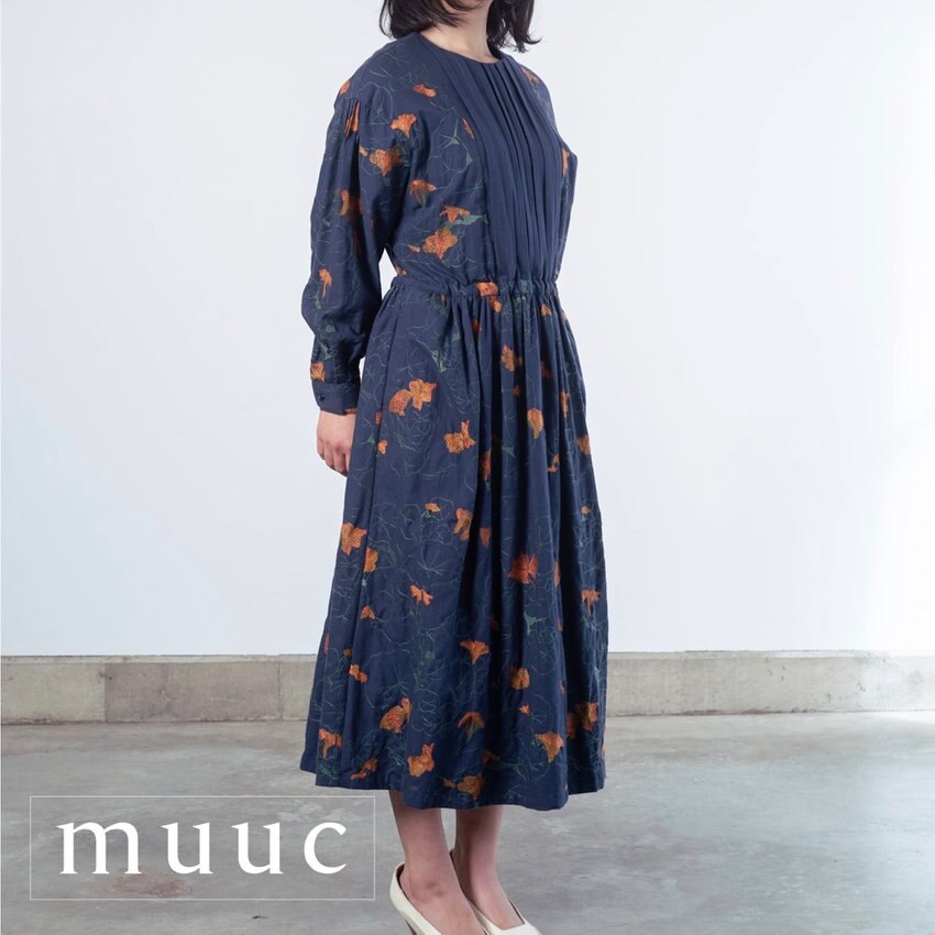 クラッシックで上品な雰囲気の【ナスタチュウム刺繍のワンピース】ヴィンテージ感もある「コットンウール生地」を使用