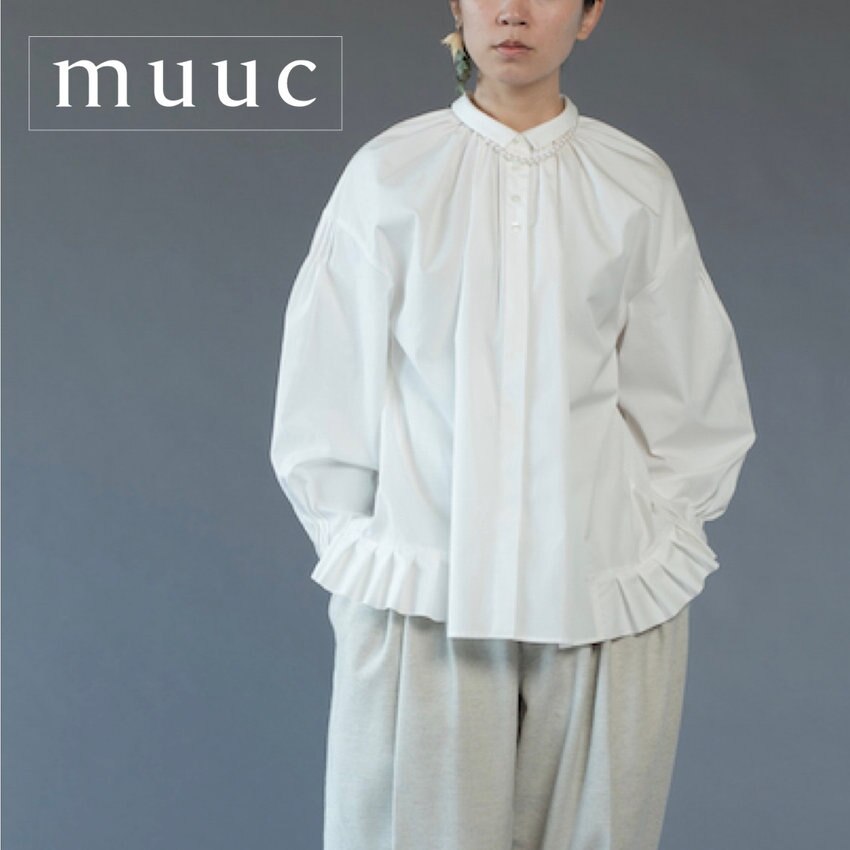 【2022-23秋冬新作コレクション販売中!!】ブロード生地の光沢感と高級感「コットンブロードプリーツブラウス」のご紹介