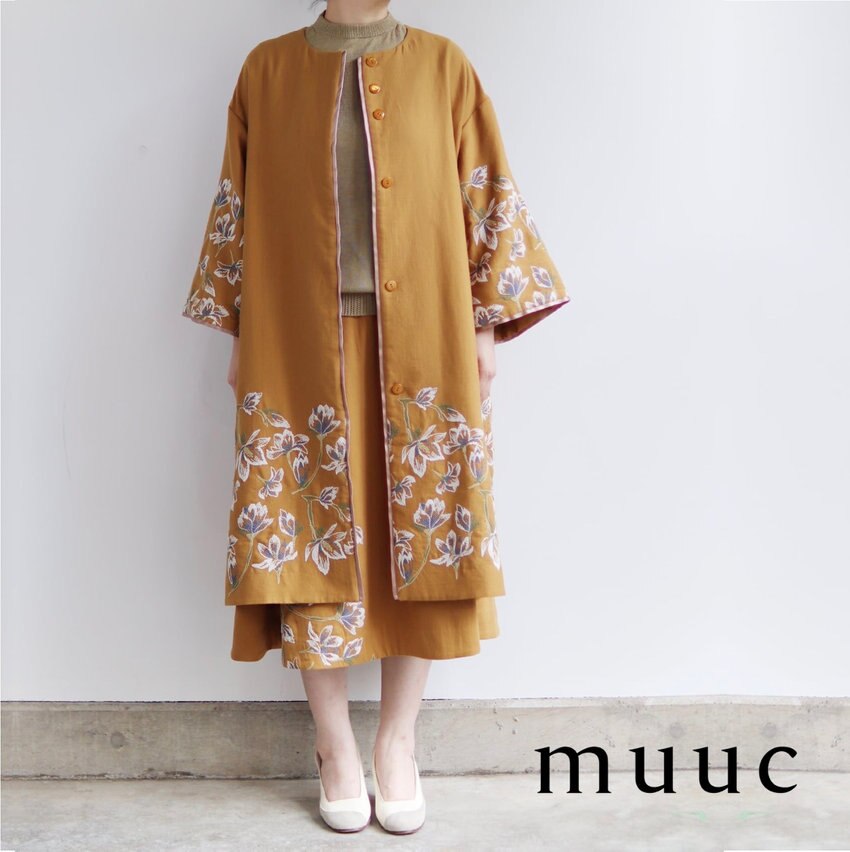 「秋の装いにおすすめのアイテム」大ぶりの花刺繍が控えめで上品な印象の【モクレン刺繍のコート】カラー2色展開です