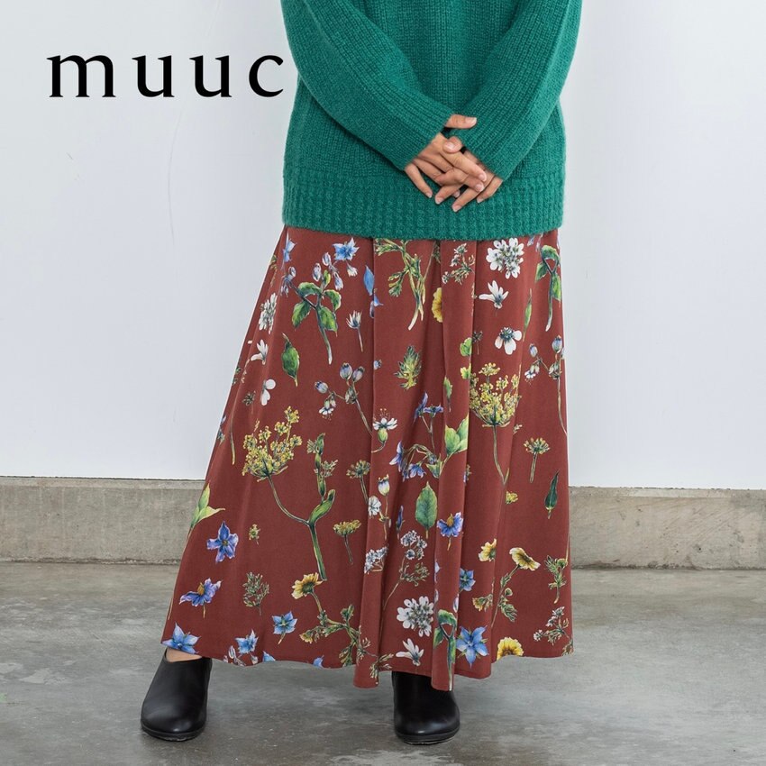 「畑に咲く野菜の花」たちがモチーフの【上品で華やかなプリントスカート】シンプルなニットとの相性が◎