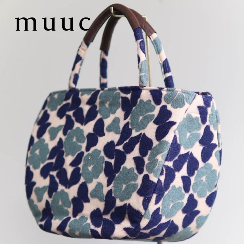 【新商品のご案内】冬の上品な装いと相性がよい「椿刺繍のバッグ」可愛らしさもありつつクラシックな雰囲気も