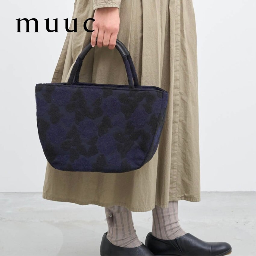 【春のおすすめアイテム!!】春の上品な装いと相性がよい「椿刺繍のバッグ」可愛らしさもありつつクラシックな雰囲気も