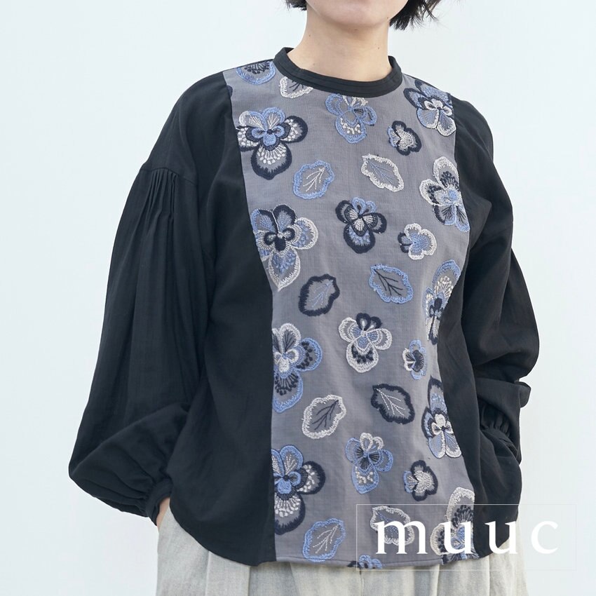 【ゆとりたっぷりで着心地◎】上質なコットン生地が素肌にやさしい「ビオラ刺繍のプルオーバー」手刺繍のような上品な花模様
