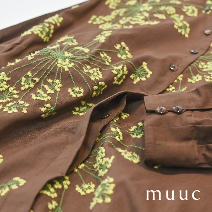 【muuc 夏を彩る装い】デイリーにもおすましシーンにも着られて、野暮ったくならない綺麗めな大人のブラウン