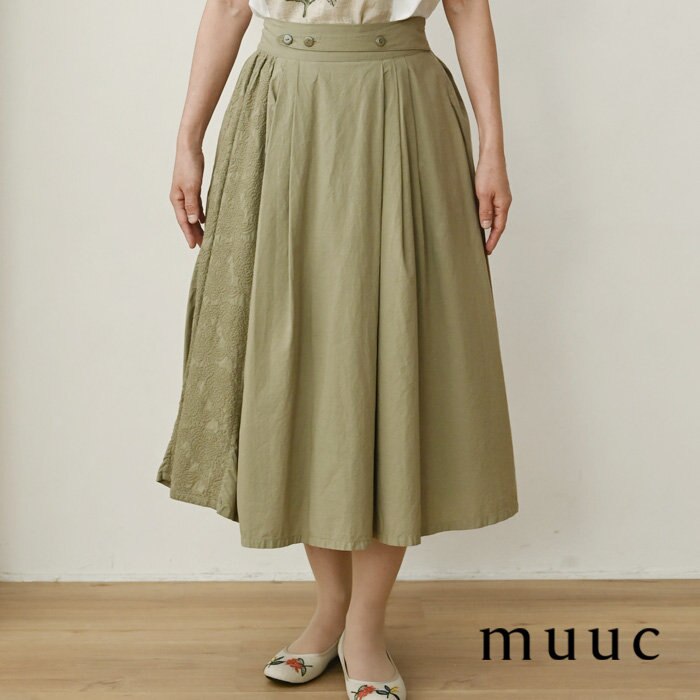 【muuc 春の装い】鮮やかカラーでも、製品染め独特の風合いで優しい印象に